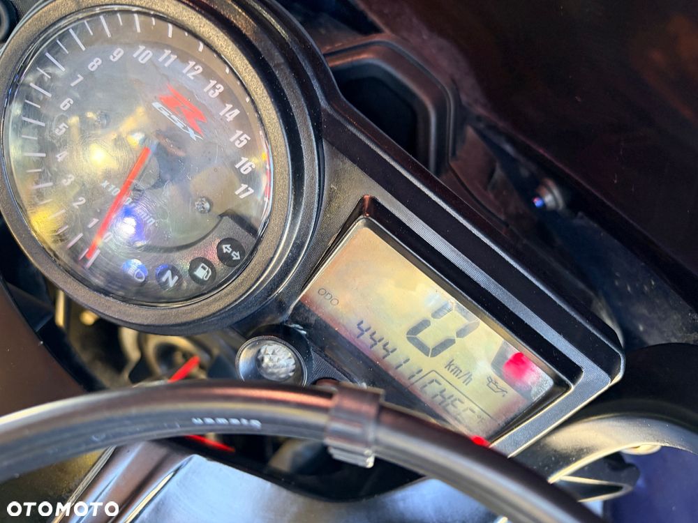 Suzuki GSX-R - 11