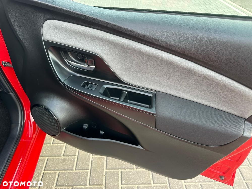 Toyota Yaris Hybrid 100 Active EU6 - 18