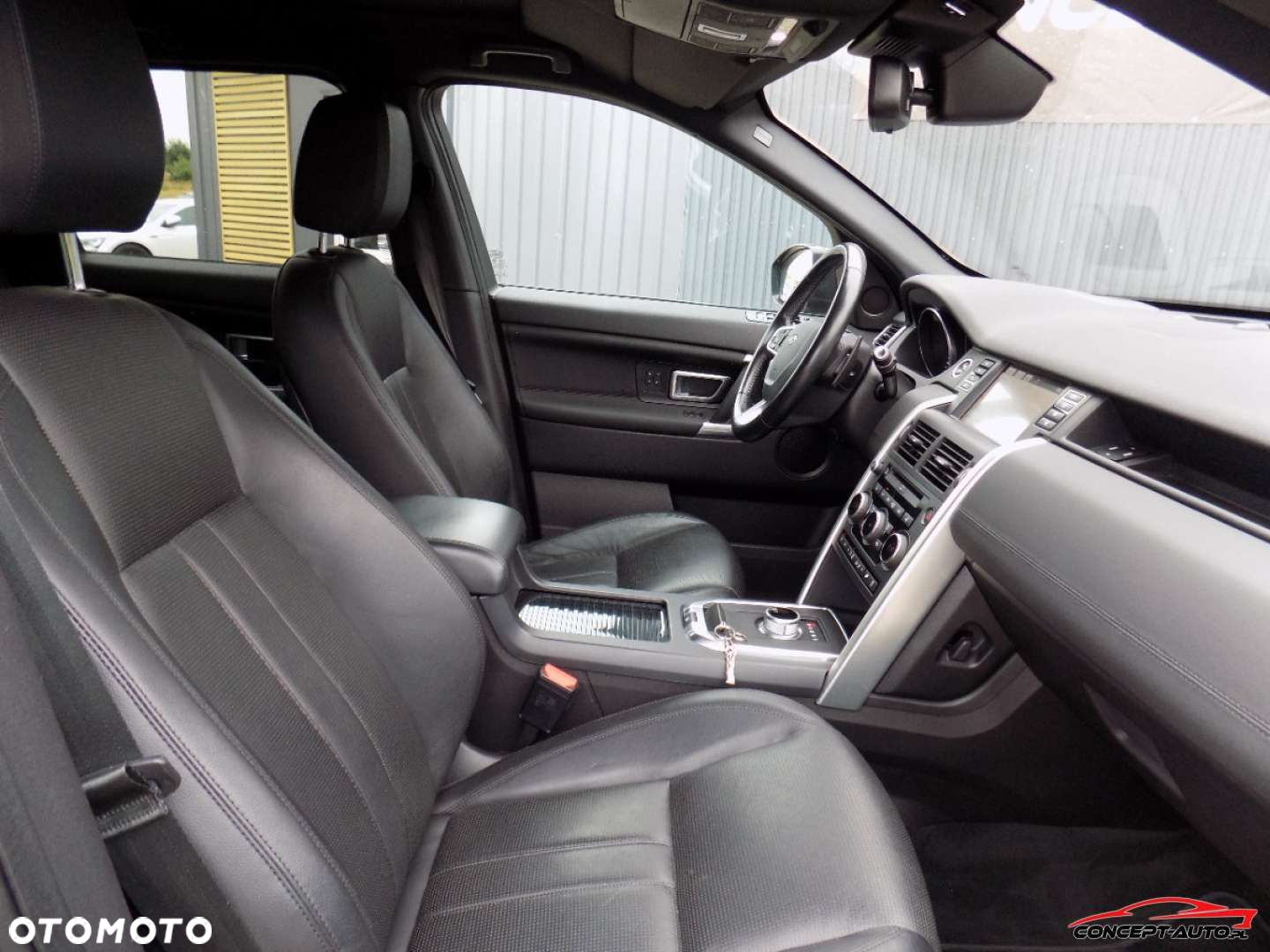 Land Rover Discovery Sport - 32