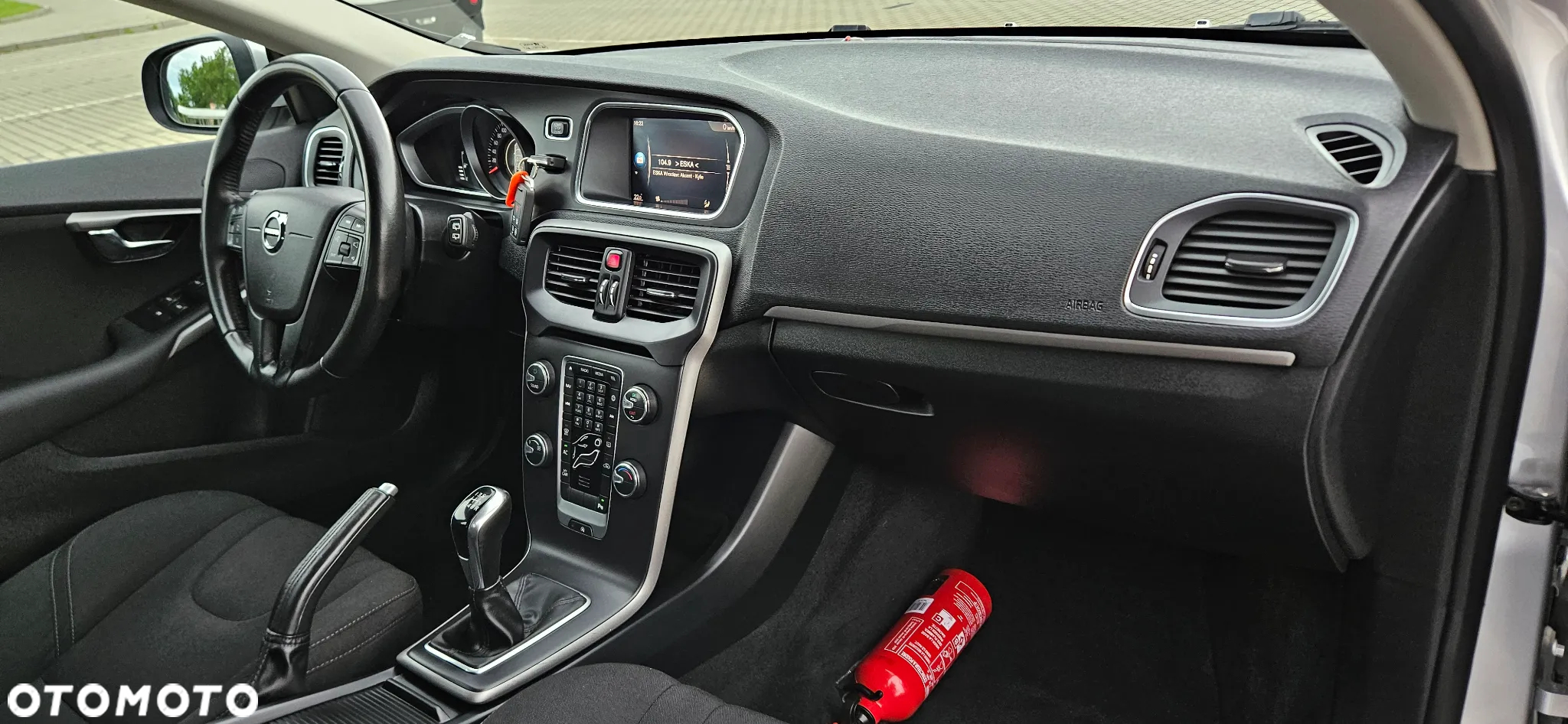 Volvo V40 D2 Drive-E Momentum - 10