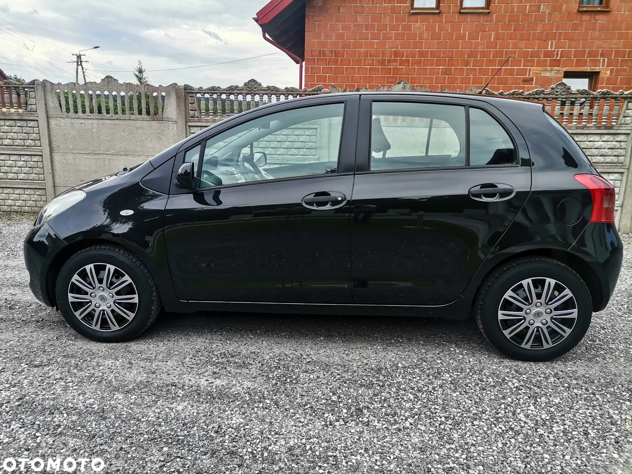 Toyota Yaris 1.3 VVT-i Sol - 3