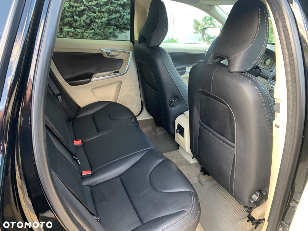 Volvo XC 60 D5 AWD Momentum - 12