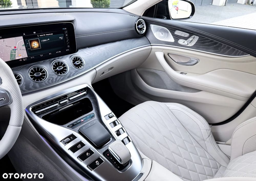 Mercedes-Benz AMG GT 43 4-Matic+ - 33