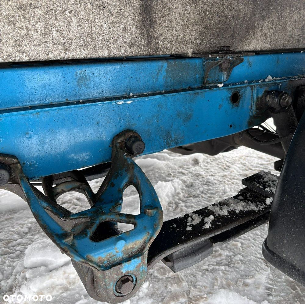 Mercedes-Benz Sprinter - 12