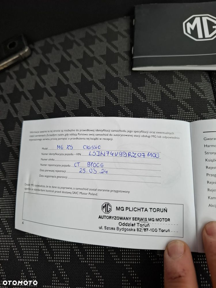 MG ZS - 13