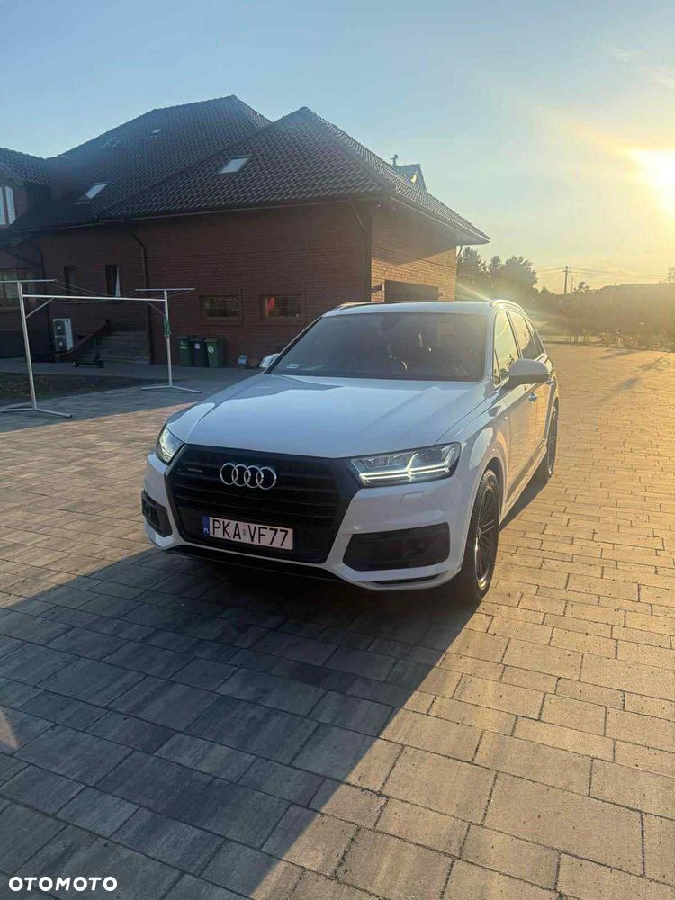 Audi Q7 - 1