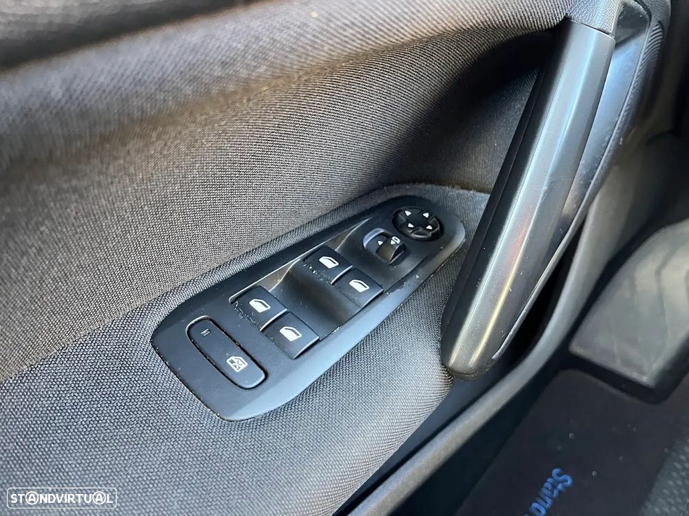 Peugeot 308 1.6 e-HDi Allure - 16