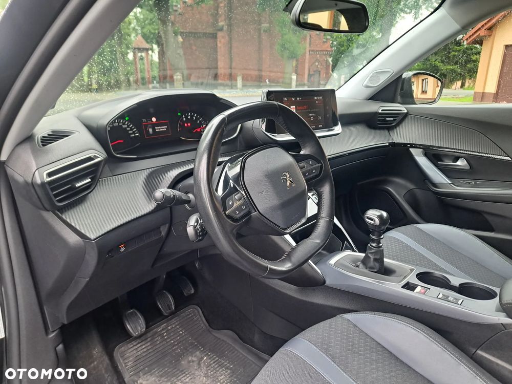 Peugeot 2008 1.2 Pure Tech GPF Active S&S - 17