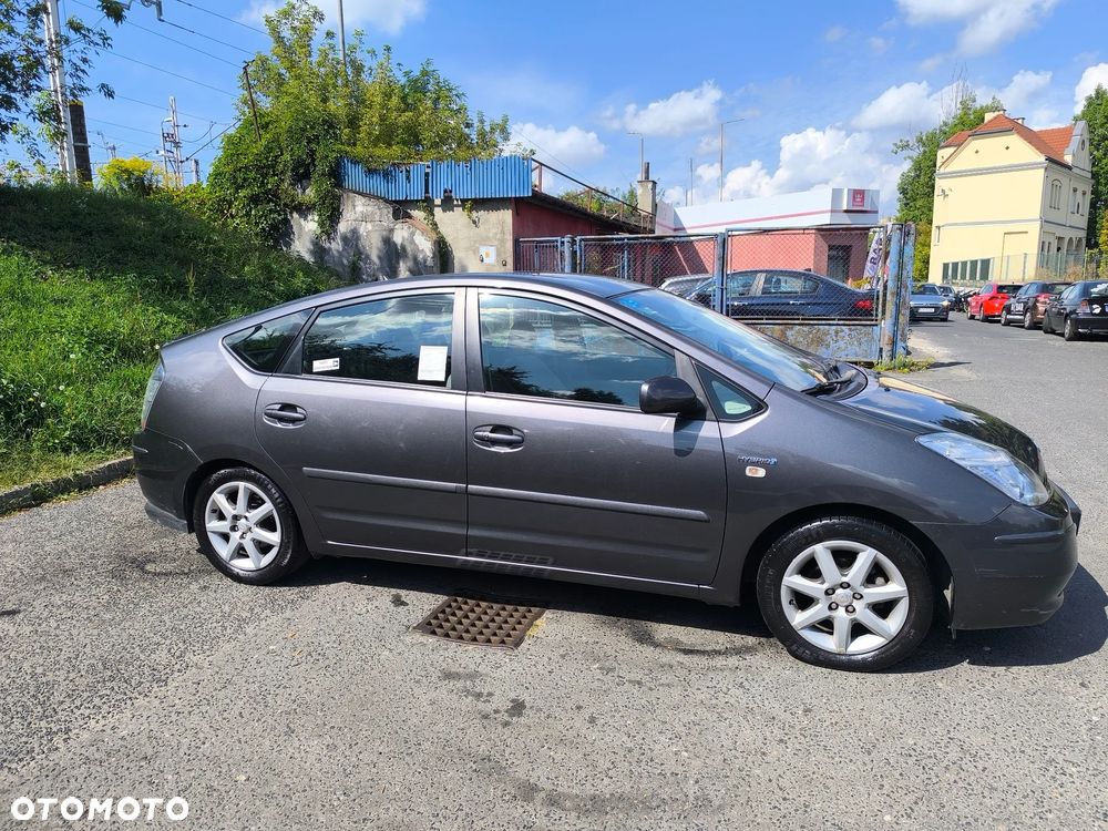 Toyota Prius 1.5 VVT-i Sol - 3