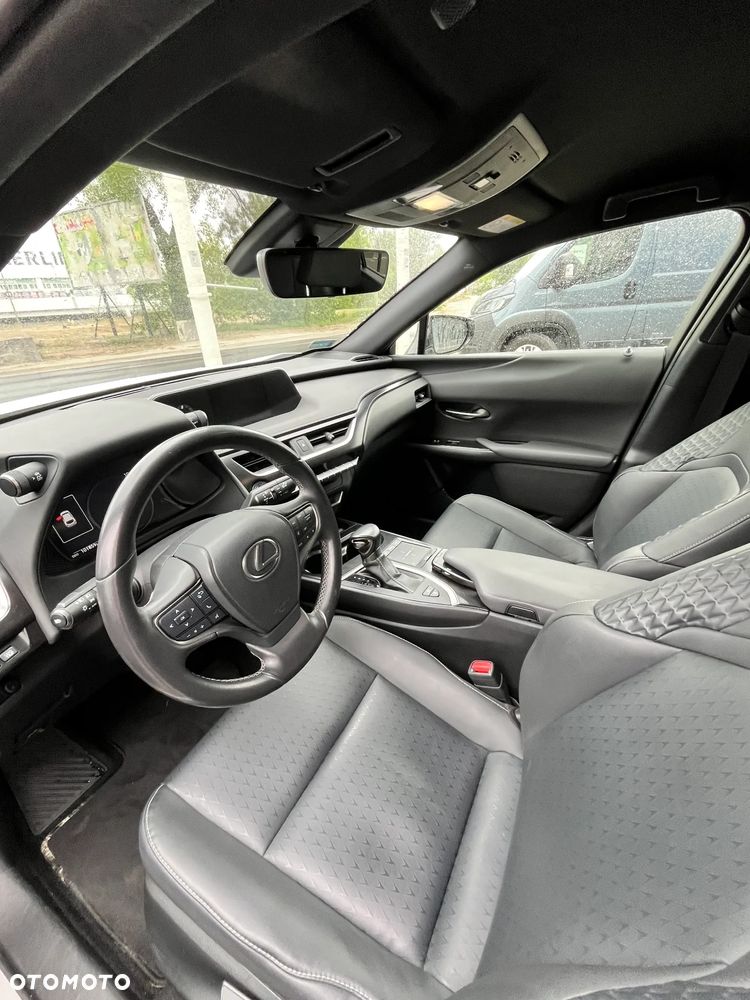 Lexus UX 250h GPF F Impression 2WD - 9