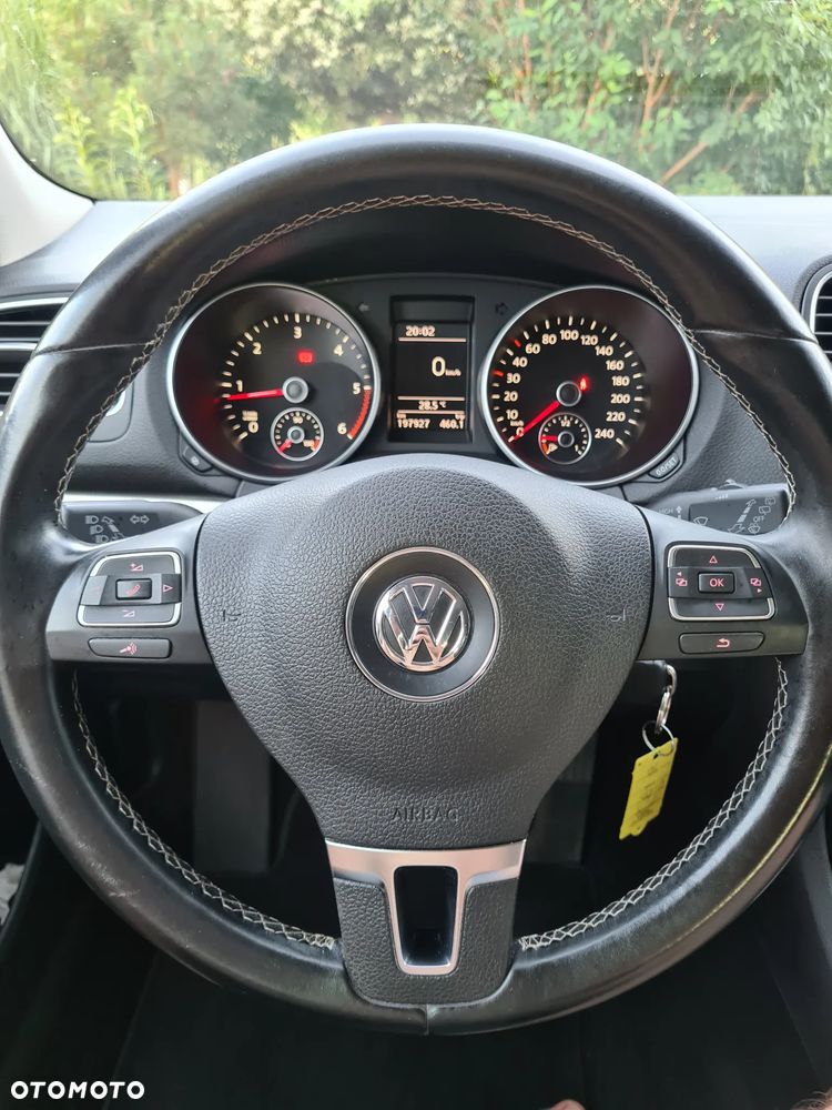 Volkswagen Golf 2.0 TDI DPF BlueMotion Technology MATCH - 39