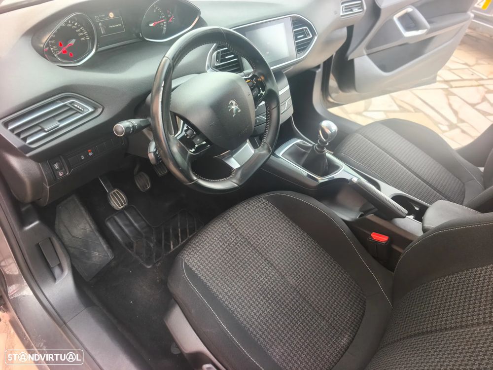 Peugeot 308 SW BlueHDi 130 Stop & Start Active - 14