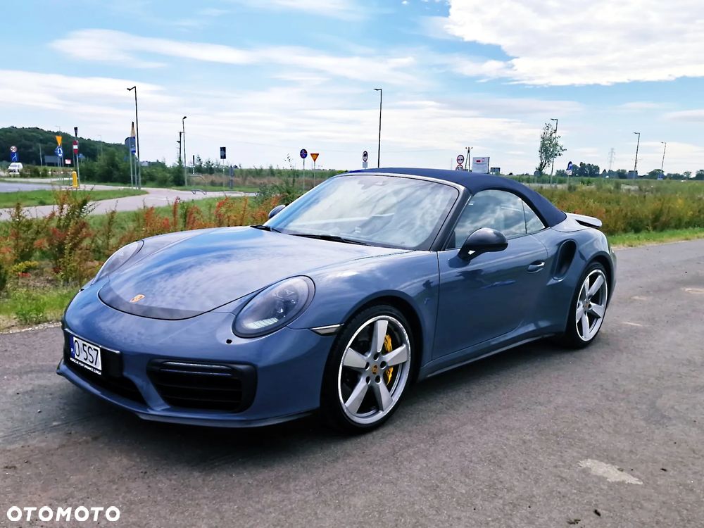 Porsche 911 Turbo S Cabriolet - 1