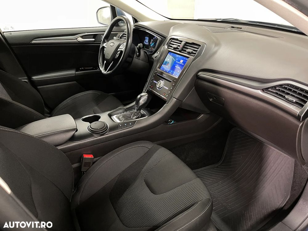 Ford Mondeo 2.0 HEV Titanium - 10