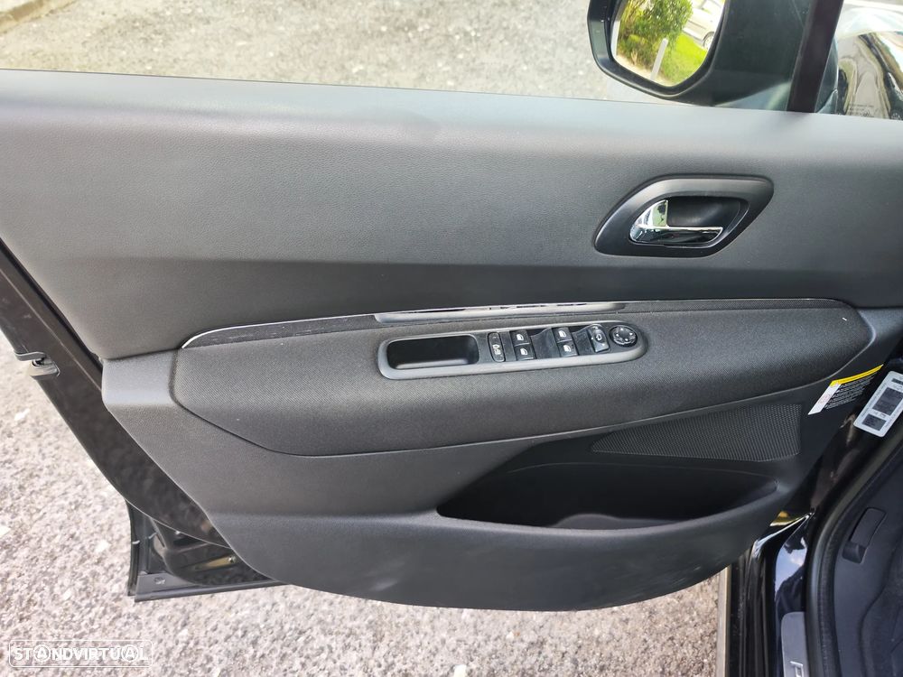 Peugeot 3008 1.6 HDi Allure - 26