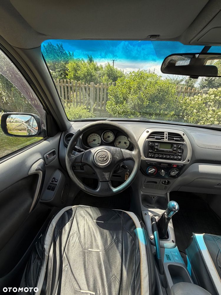 Toyota RAV4 - 9