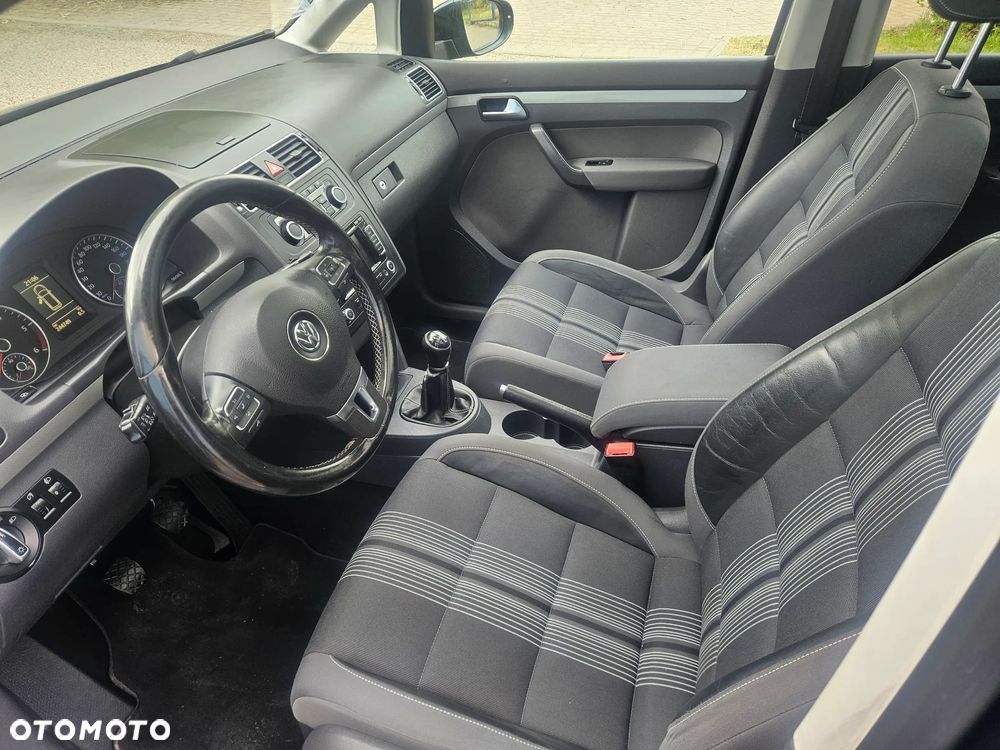 Volkswagen Touran - 15