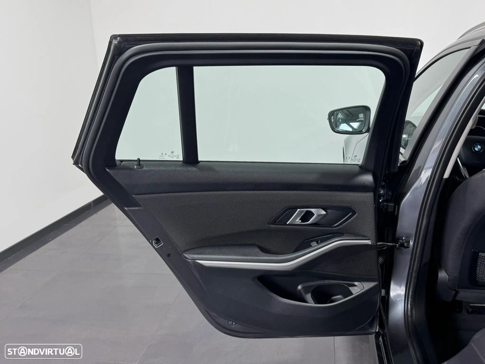 BMW 318 d Touring Advantage Auto - 42