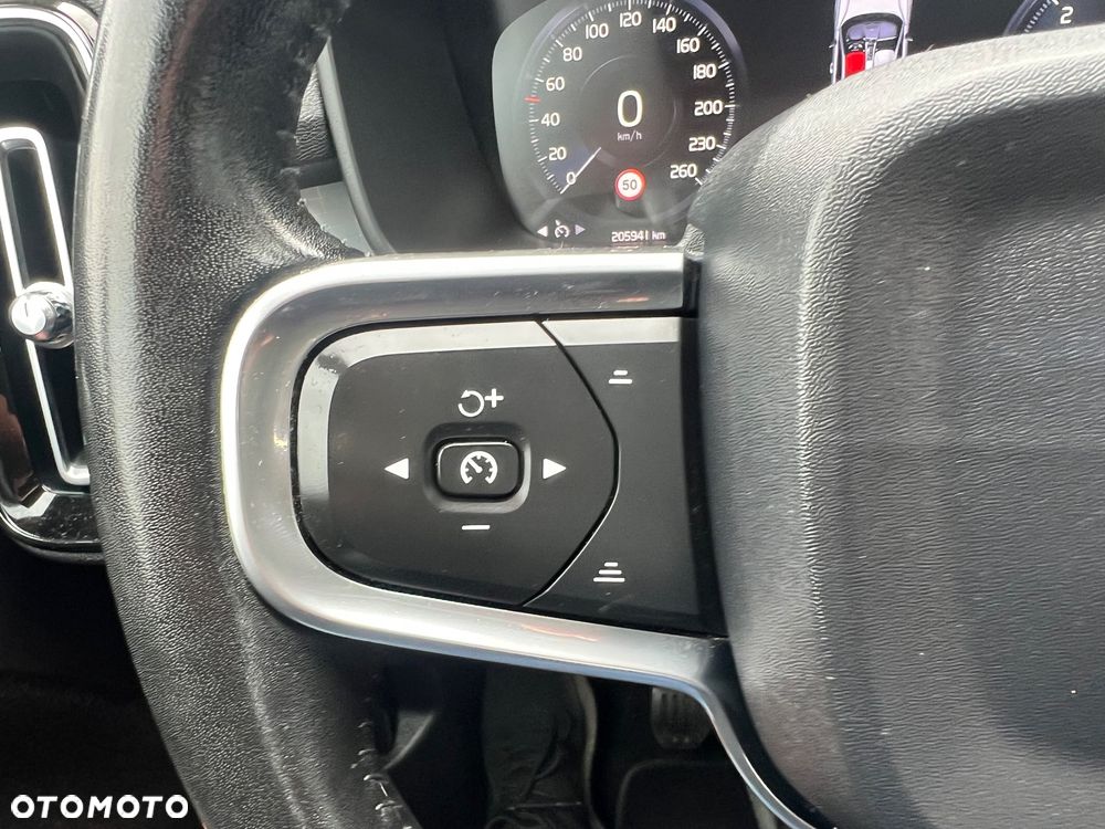 Volvo XC 40 D3 AWD R-Desgin - 33