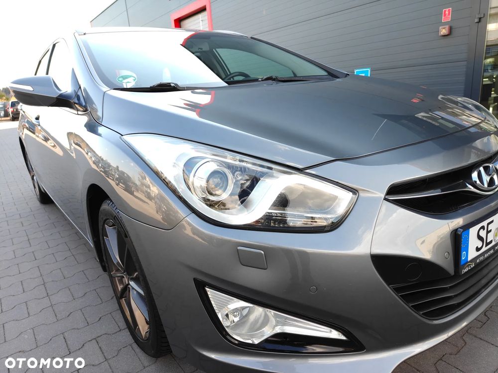 Hyundai i40 i40cw 1.7 CRDi Fifa World Cup Edition - 16