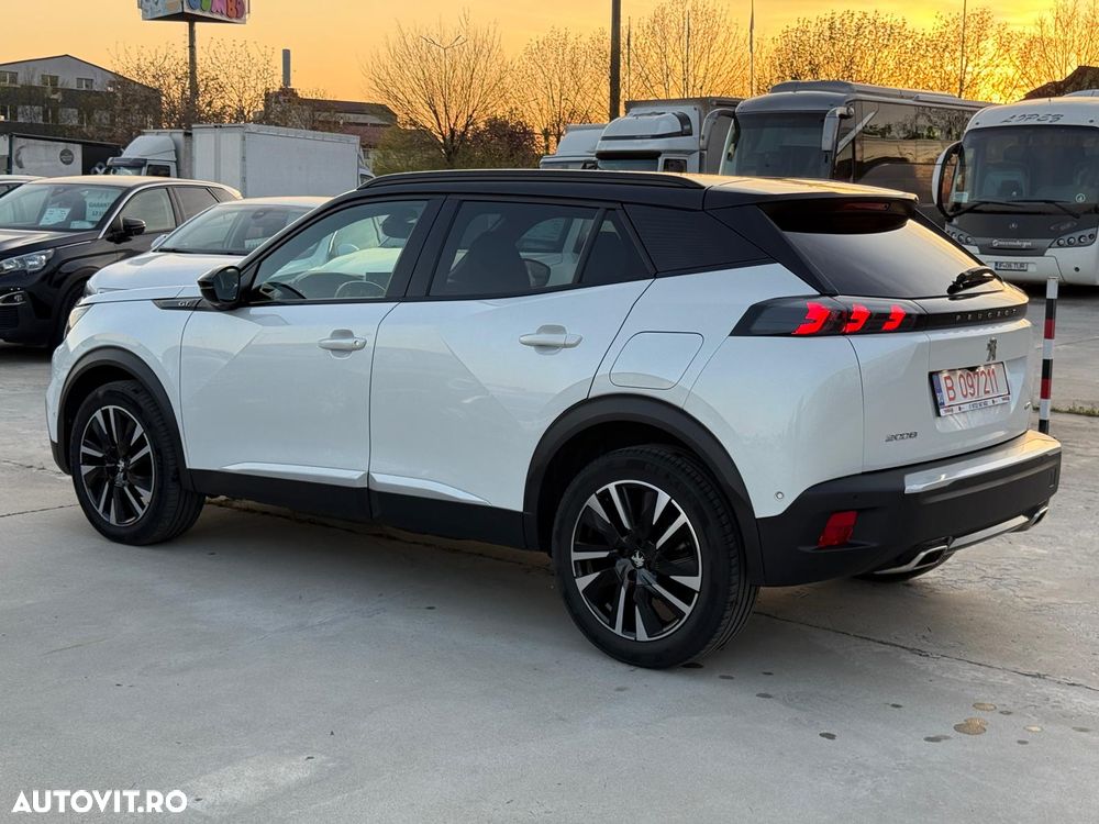 Peugeot 2008 PureTech 130 EAT8 GT Pack - 4