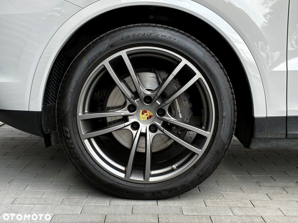 Porsche Cayenne - 10