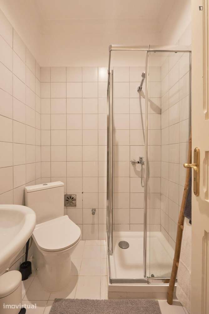 Quarto - localizado em Marquês de Pombal Lisbon - Grande imagem: 2/60