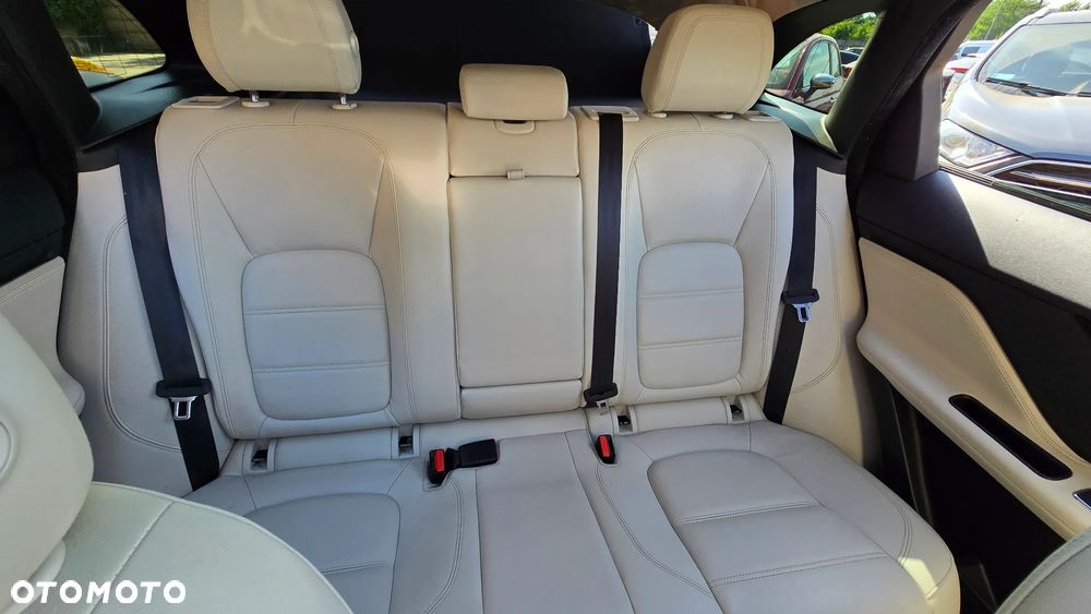 Jaguar F-Pace 2.0 P250 mHEV AWD R-Dynamic Black - 7