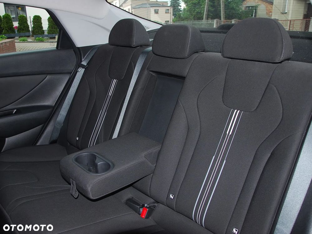 Hyundai Elantra 1.6 Smart CVT - 13