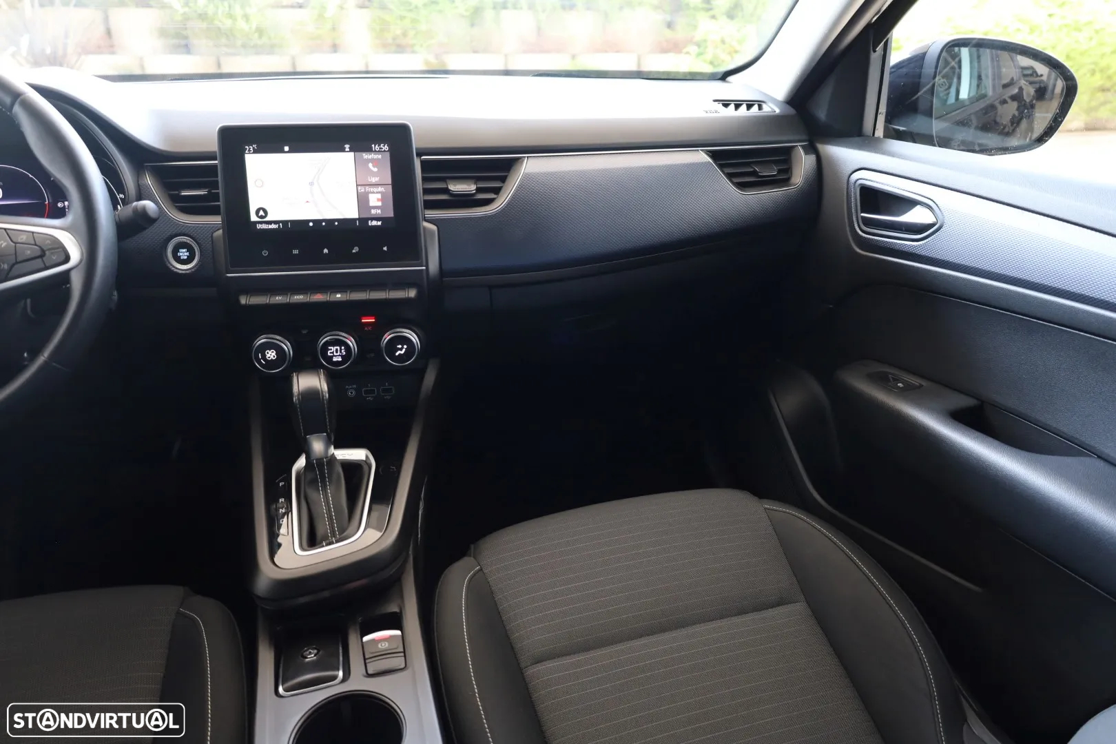 Renault Arkana 1.6 E-Tech Business - 12