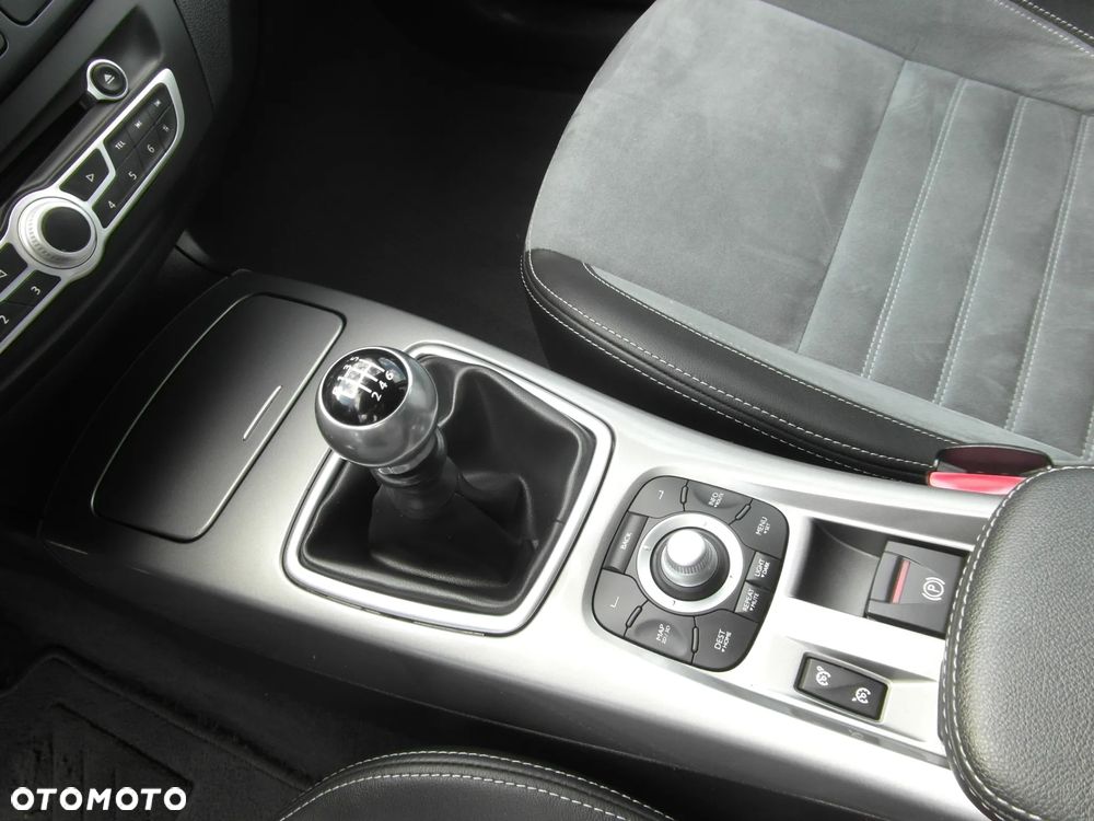 Renault Laguna Grandtour dCi 180 FAP GT - 26