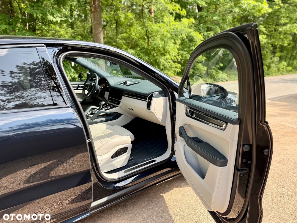 Porsche Cayenne GTS Tiptronic S - 22
