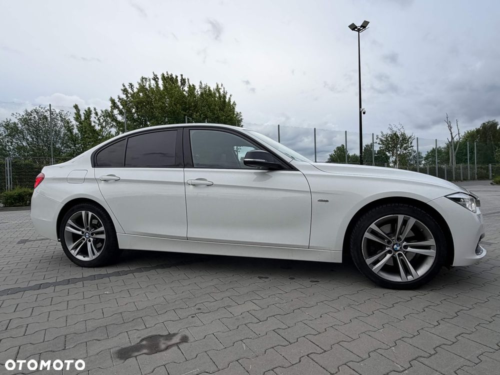 BMW Seria 3 330i xDrive Sport Line - 10