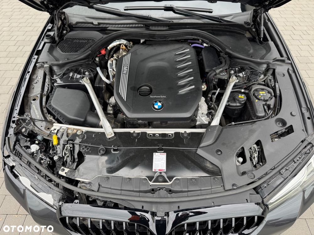 BMW Seria 5 530d xDrive mHEV M Sport sport - 40