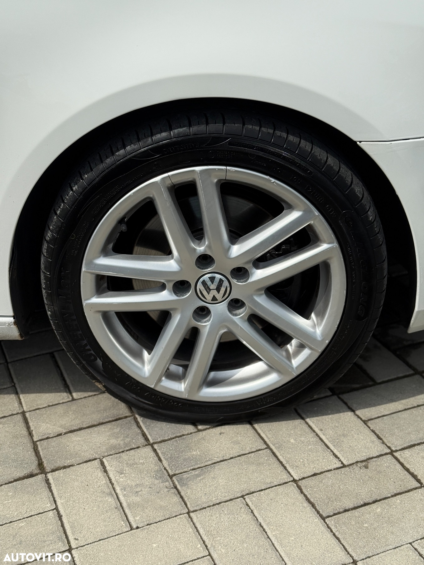 Volkswagen Golf 2.0 TDI Highline DSG - 13