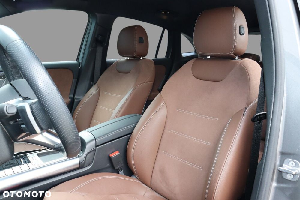 Mercedes-Benz GLA - 8