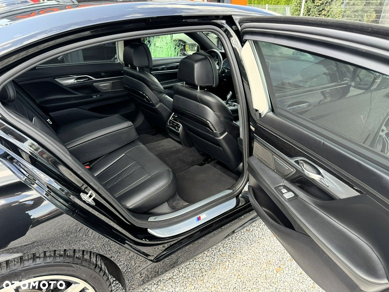 BMW Seria 7 740i - 28