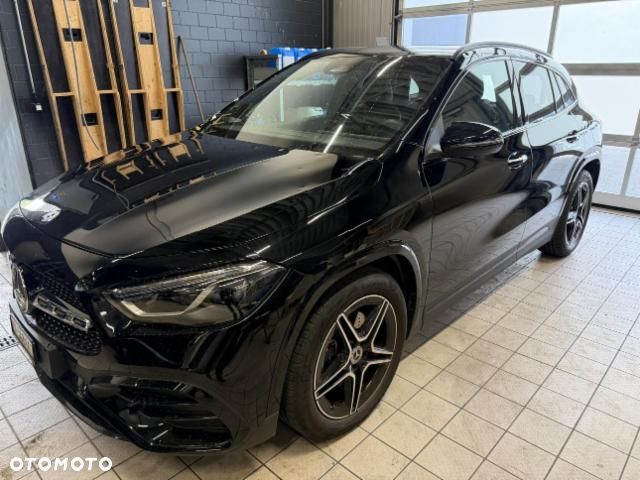 Mercedes-Benz GLA 200 4Matic 8G-DCT AMG Line - 1
