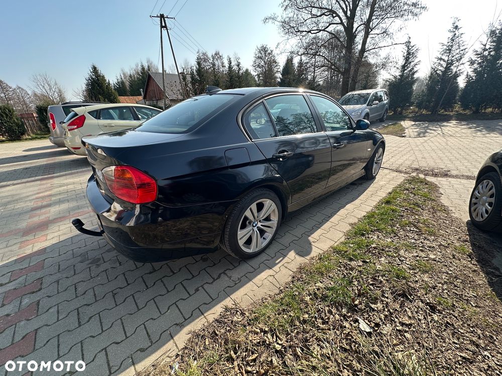 BMW Seria 3 318d - 4
