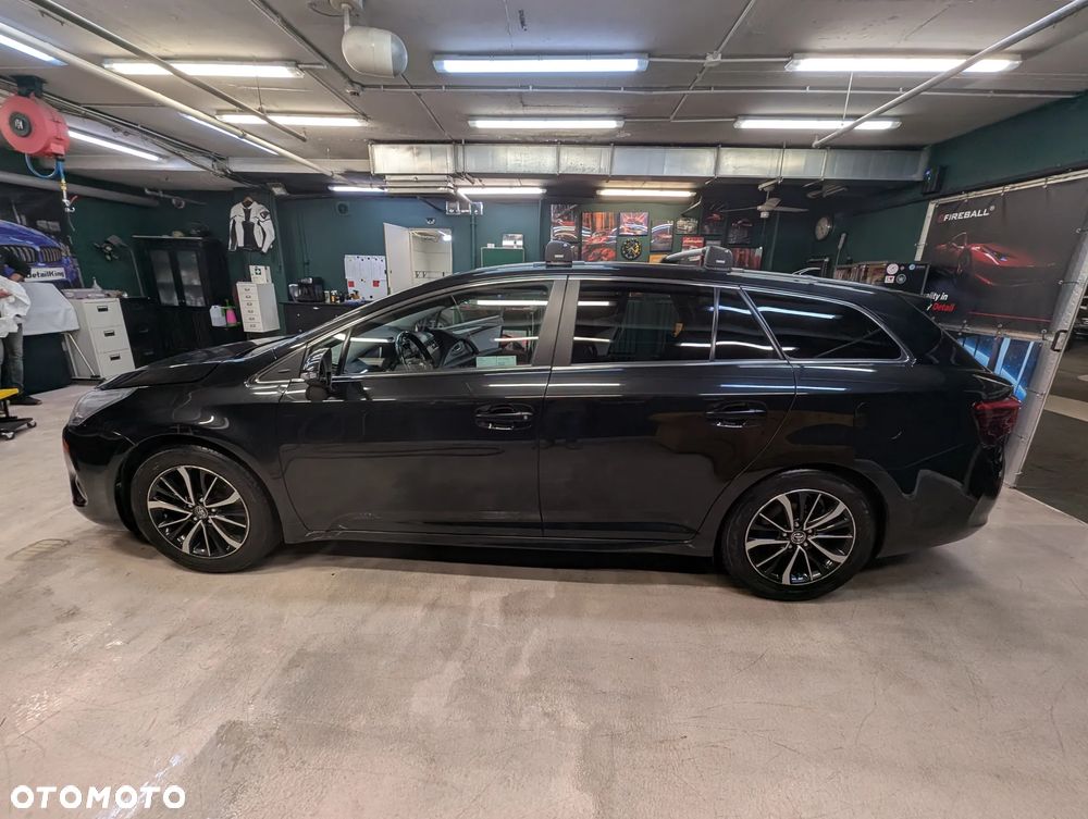 Toyota Avensis 2018 photo 2