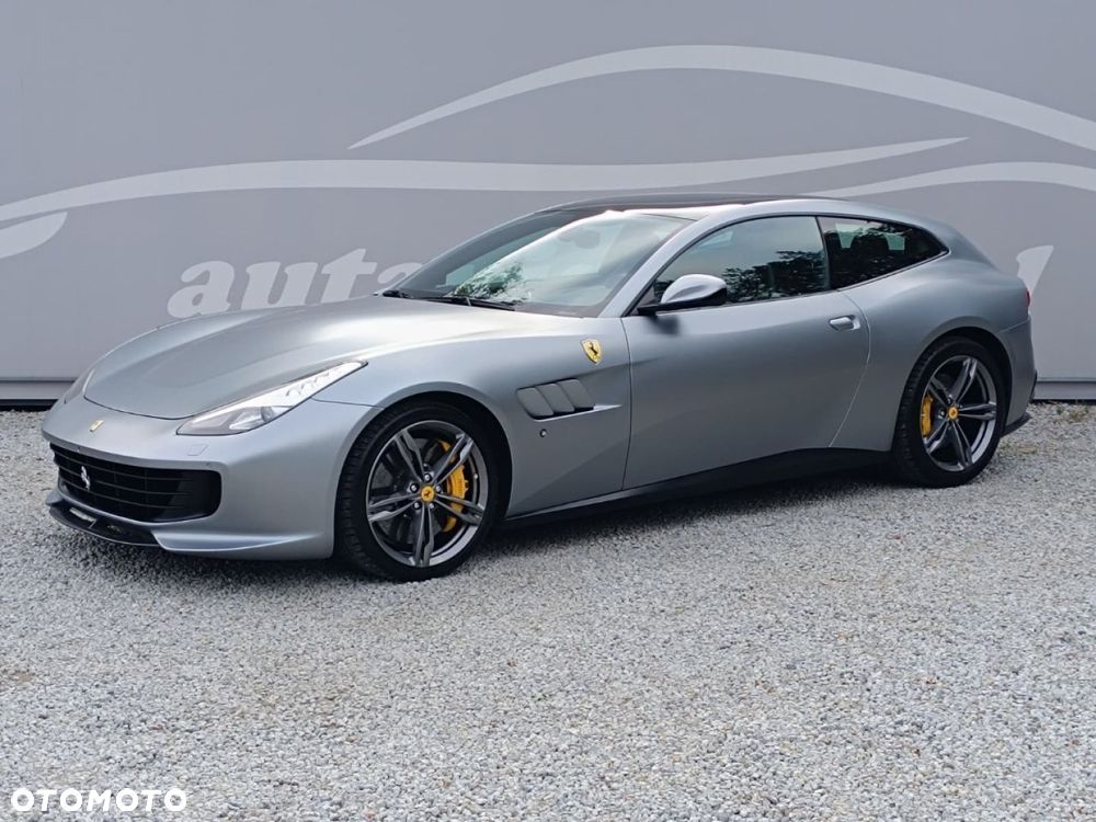 Ferrari GTC4Lusso - 2