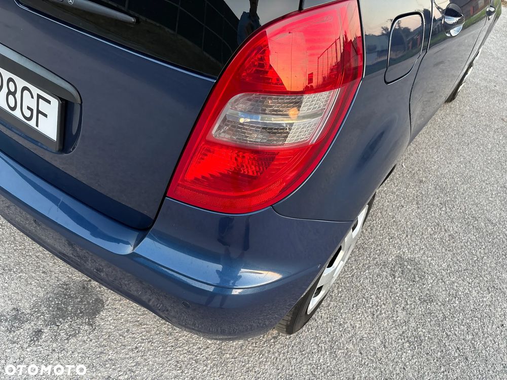 Mercedes-Benz Klasa A 160 BlueEFFICIENCY Elegance Special Edition - 38