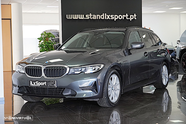 BMW 330 e Touring Auto