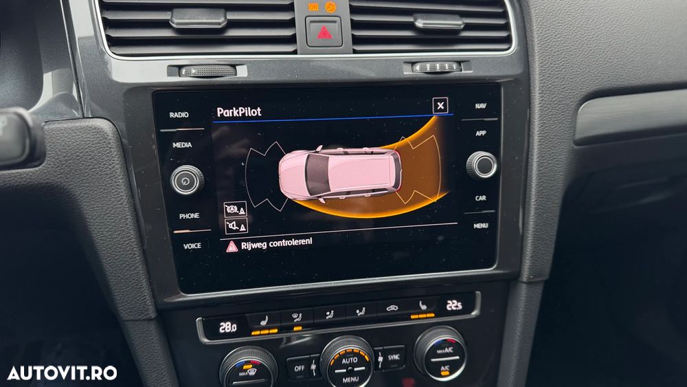 Volkswagen Golf Variant 1.6 TDI SCR Comfortline - 17