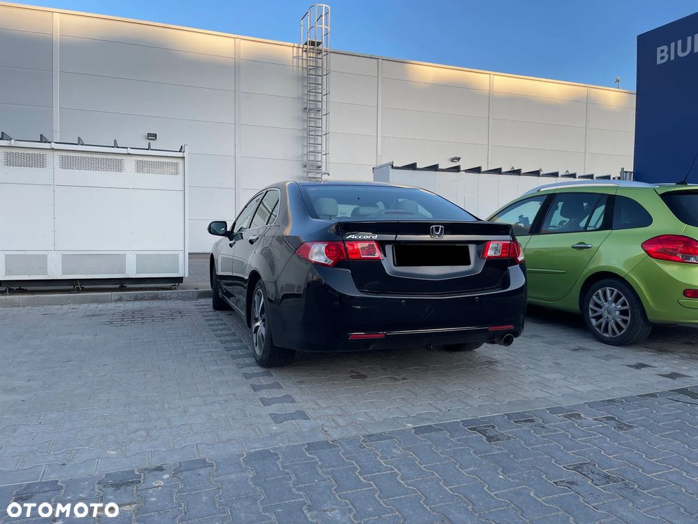 Honda Accord 2.0 Executive Nav - 2