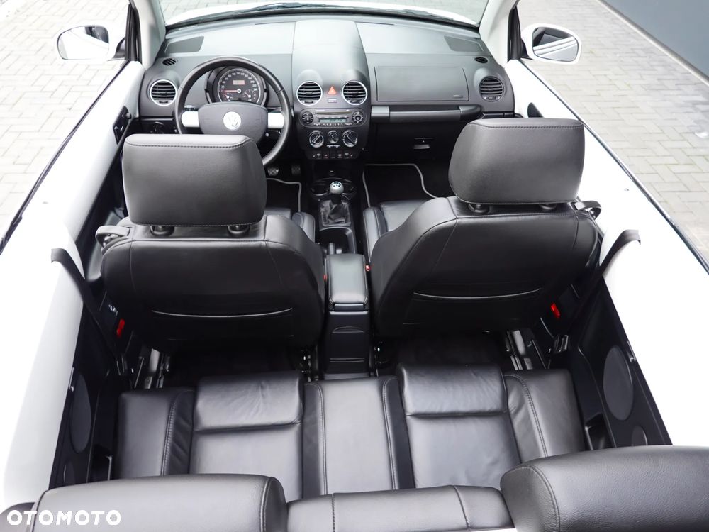 Volkswagen New Beetle Cabriolet 1.9 TDI DPF United - 22