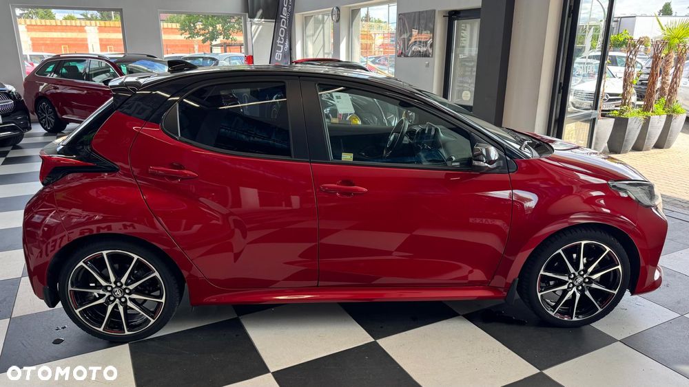 Toyota Yaris Hybrid 1.5 GR Sport - 17