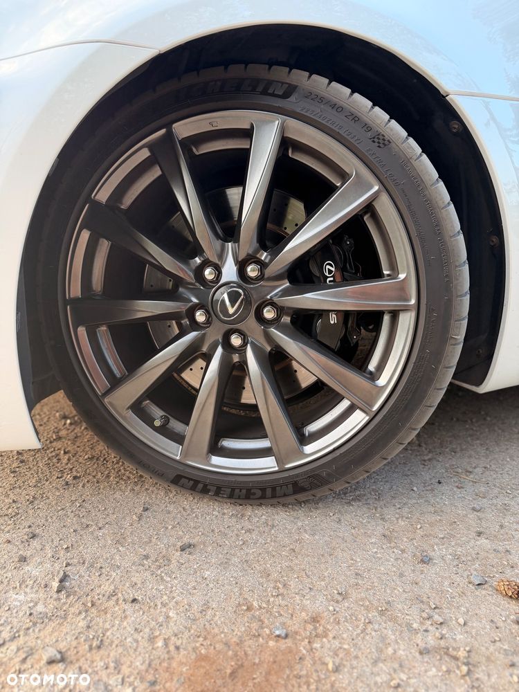 Lexus IS - 12
