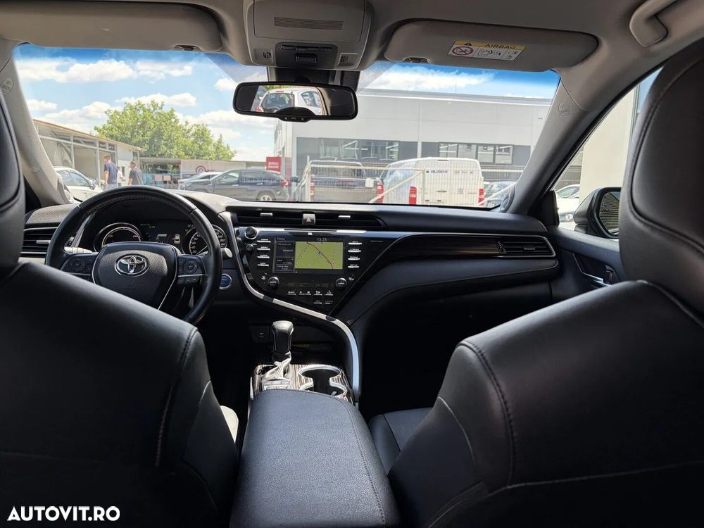 Toyota Camry - 14