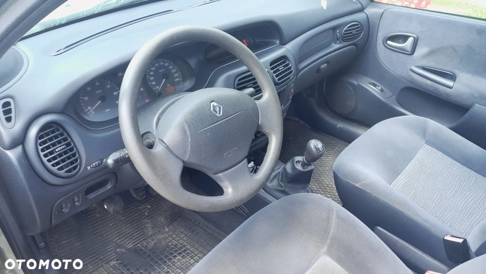 Renault Megane 1.6 - 7